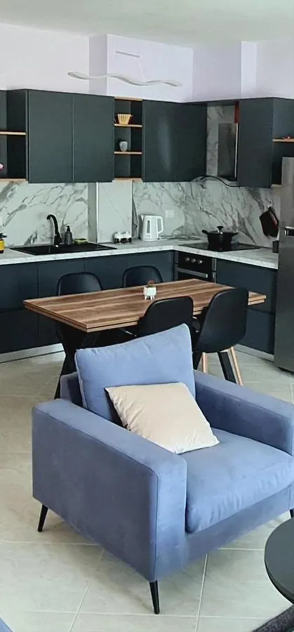 Elad Apartment In Lungomare Vlore 0*,